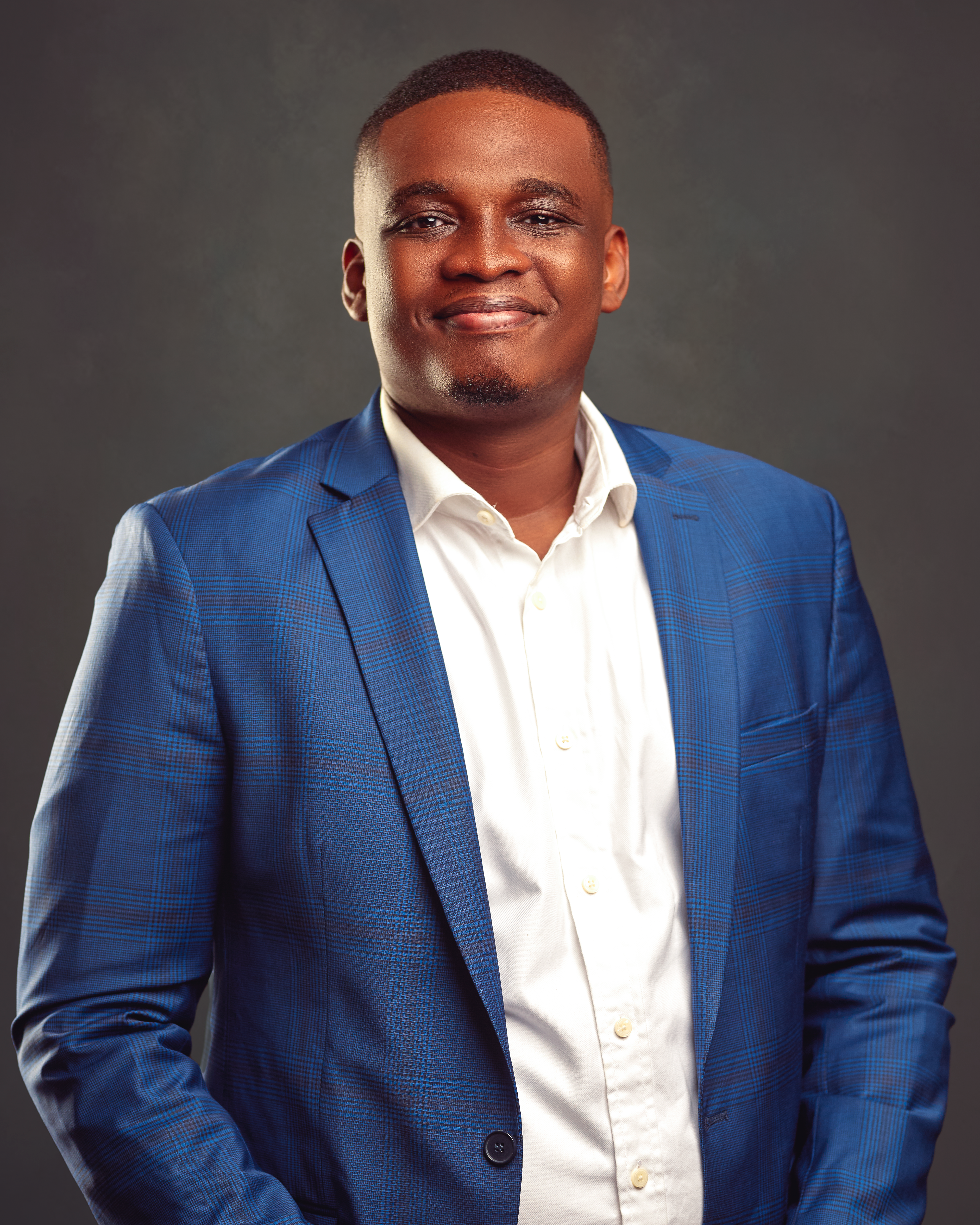 EXECUTIVE and PROFESSIONAL HEAD SHOT