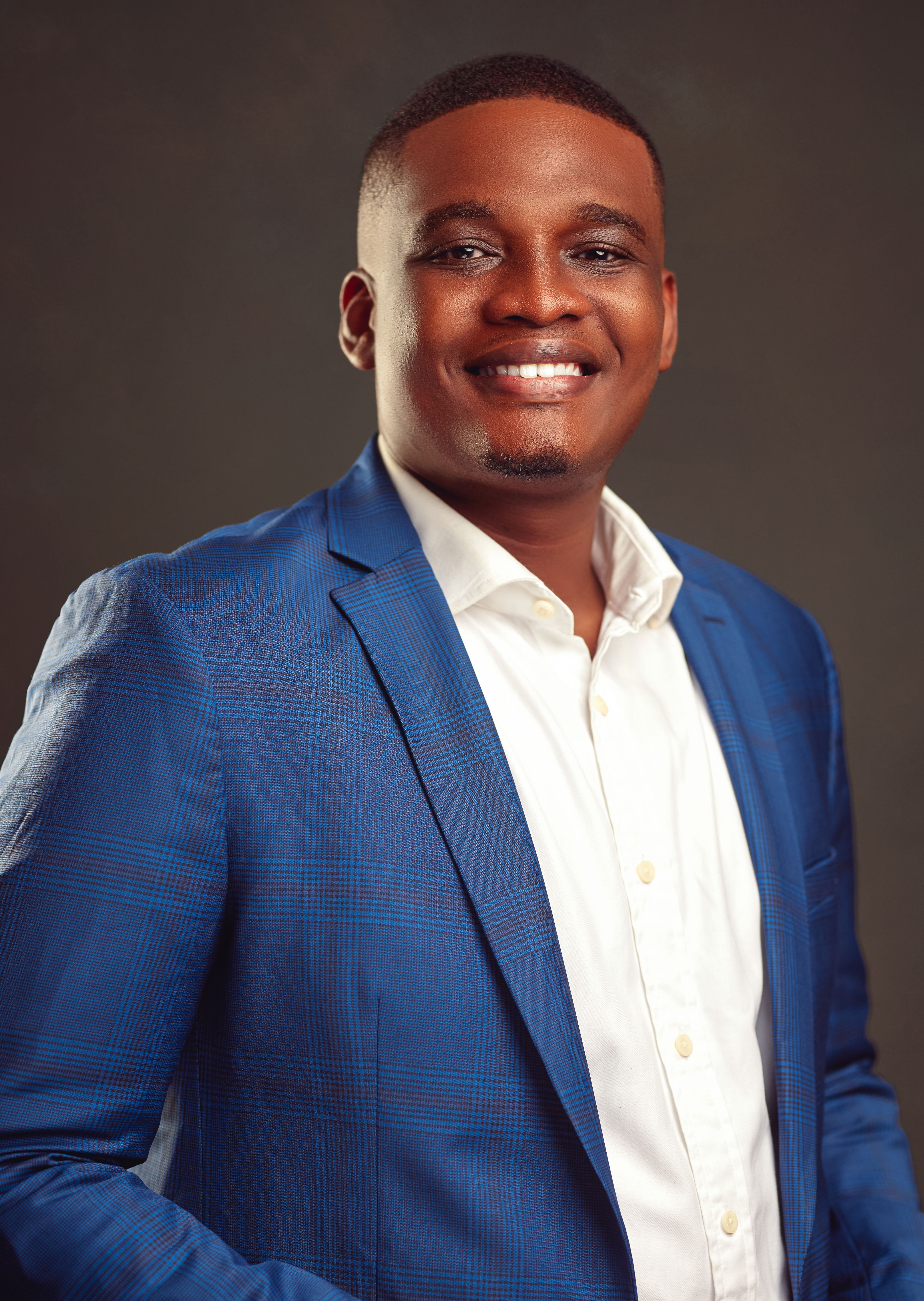 EXECUTIVE and PROFESSIONAL HEAD SHOT